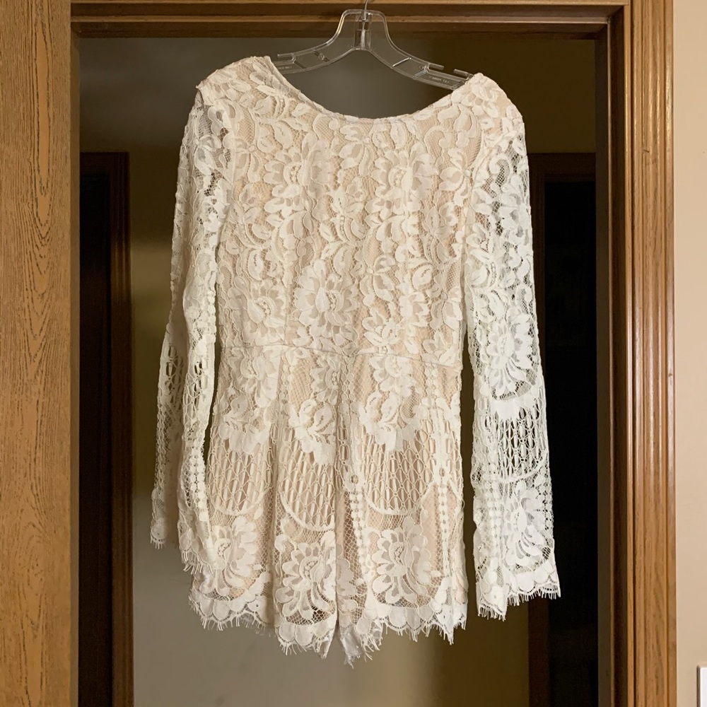 White lace romper, long sleeve, fully lined, size Large, new with tags